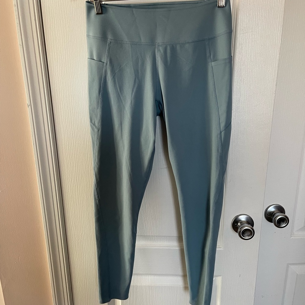 Uniqlo leggings with pockets